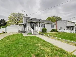 North Babylon Home, Near Belmont Lake State Park!
