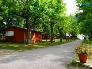 Mobile Home at the Foot of the Beille Plateau, Nature Campsite by the River