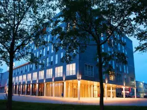 茲沃勒流明飯店