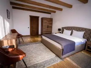 Shamuk Homes