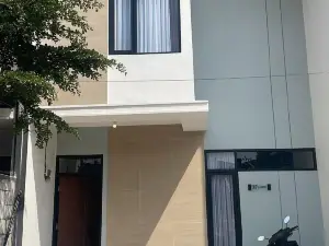 Jasmine 37 House