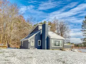 Charming cottage, great for families, pet-friendly