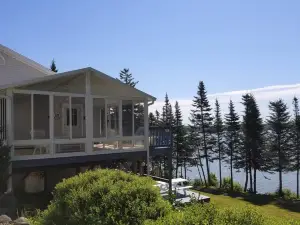 Exquisite oceanfront, 4 bedroom home with stunning views