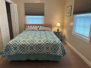 Private Country Home within minutes from the Beach and Historic  New Bern