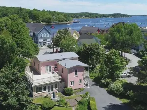 Miller House By the Bay