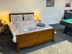 Lune-tastic Guesthouse