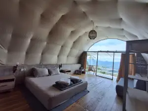 Ciremai Land  Glamping Dan Hotel