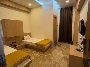 โรงแรมมาโนรันจันเอนคลีฟ