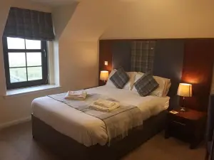 Polochar Inn