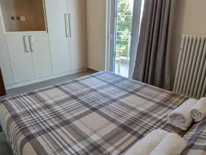 Samaras Apartments in Kamena Vourla