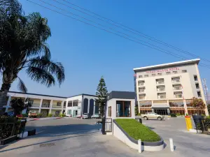 The Grand Palace Hotel