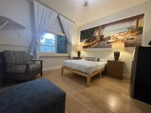 Wild Ginger Hotel