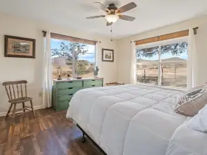 Shadow Dance Ranch-Private 2000 Acres and 2 Lakes with Plenty of Water to Enjoy!