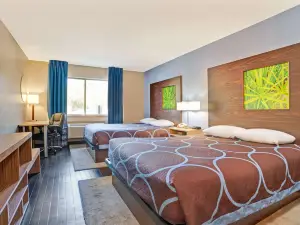 Super 8 by Wyndham Louisville Airport