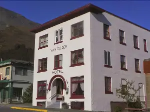 Van Gilder Hotel