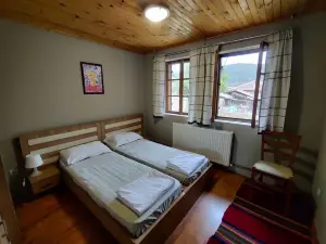 Lovely 4-Bed House in Kosti