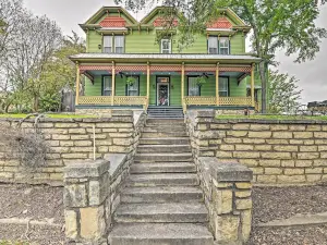 The Lilly House: Historic Glen Rose Home w/ Porch!