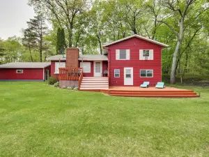 Waterfront Cabin on Upper Spunk Lake!