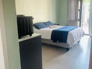 TrendyBliss Guest House - n0016