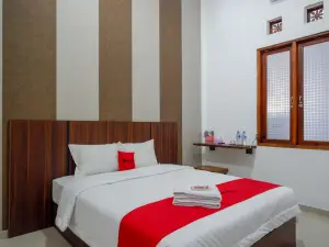 RedDoorz Near Stasiun Purwosari