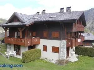 Appartement Chaleureux a les Houches 29 m² Avec Piscine Partagee