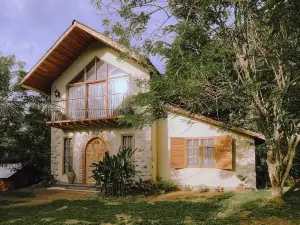 Naidi's Luxurious Private Villa