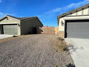 River Close, Newer Home! Great Neighborhood Minutes from Laughlin! Close to All!