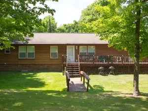 Seven Bedroom Home On Turtle Lake, Sleeps Up To 20 People