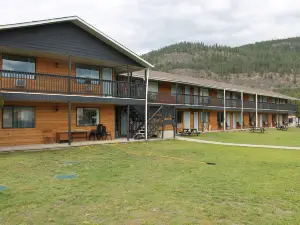 Christina Lake Motel and RV Park