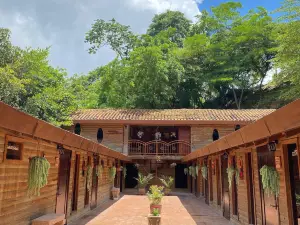 Mayan Hills Resort