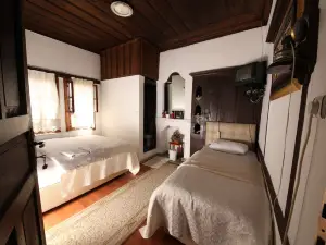 Efe Guest House