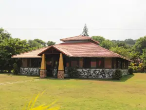 Shangri la Jungle Resort