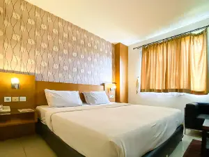 Urbanview Hotel Cosmo Jambi