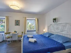 Blue Studio Apartment