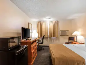 Econo Lodge Inn & Suites Clinton