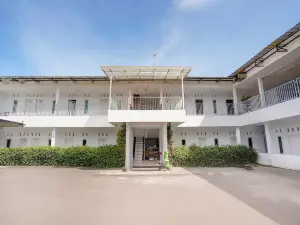 OYO 90086 Pondok Tasyiq Guest House Syariah