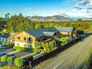 Kakapo Lodge