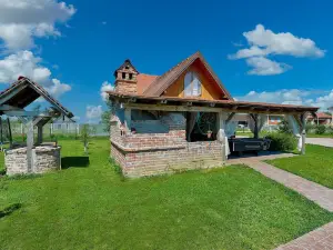 Amazing Home in Vrbovec with 2 Bedrooms, Wifi and Outdoor Swimming Pool