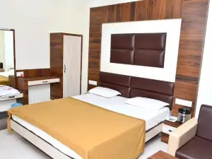 The New Holiday Inn