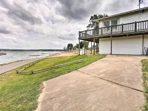 Lakefront Afton Cottage with Deck Walk to Boat Ramp