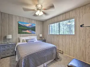 Cozy Greer Hideaway - Walk to the Colorado River!