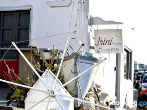 伊里尼客房旅館