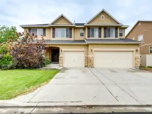 Spacious Vacation Rental Near Utah Lake!