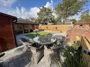 Hedley House Hotel & Apartments