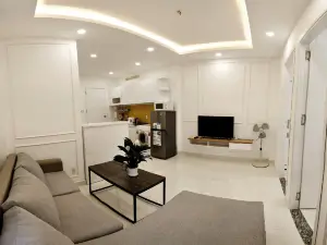 Smiley08 - 2 Br Serviced Apt Near D1,4,7,5