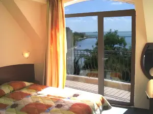 Helios Hotel