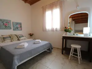 Villa Rouvis with Outdoor Hot Tub