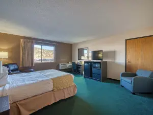 Super 8 by Wyndham Sturgis