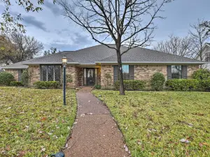 Spacious Waco Home ~ 9 Mi to Magnolia Market
