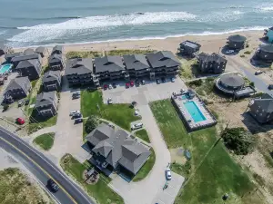 Lighthouse View Oceanfront Lodging